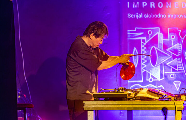 Impronedjeljak-i-Jazz-u-Mocvari-LUFT_Otomo-DEAE-Mocvara-15.6.2026-74